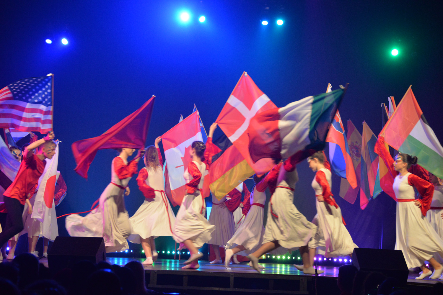 photo-groupe-chore-dance-3-spectacle-2024