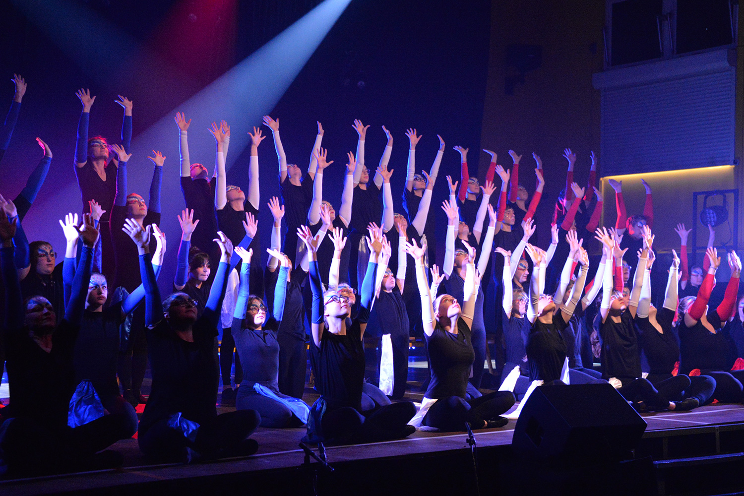 photo-groupe-chore-dance-4-spectacle-2024